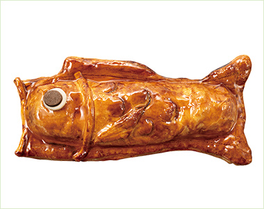 〈ユーハイム〉 鯉アップルパイ