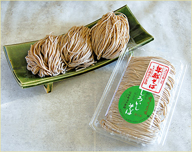 〈ちがさき濱田屋〉白石生そば