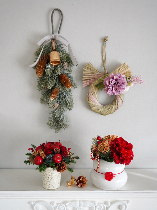 ・鏡餅アレンジ(アーティフィシャルフラワー) (W15×D15×H18cm) 4,950円から ・Xmasアレンジメント(プリザーブドフラワー) (W18×D18×H16cm) 4,950円から ※その他参考品  神戸のフラワーデザイナー＜Peche Fleur 山口佳江＞が手掛けるパリスタイルのクリスマスフラワーアレンジメントたち。心も温かくなれる素敵なアイテムがたくさん並びます。お正月のお飾りもご用意しております。