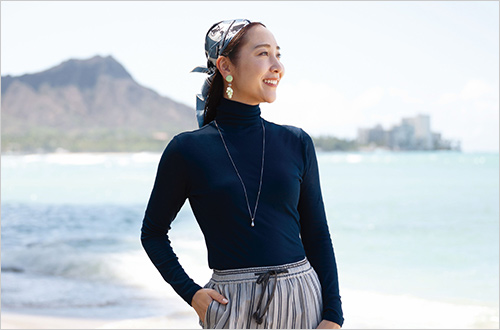 ハイネック長袖(綿100％／M～Lサイズ／カラー：ナポリネイビー) 7,590円 ※その他参考品