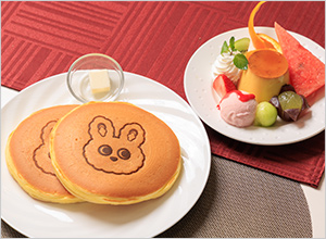 ＜渋谷 西村フルーツパーラー＞ “もころん”焼き印ホットケーキ ア ラ カルト