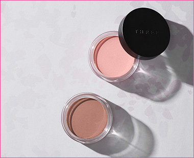 〈スリー〉THREE グラムトーンカラーカスタード