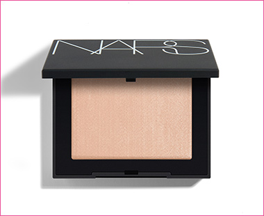 〈アミューズ ボーテ〉［ナーズ］NARSライトリフレクティングセッティングパウダー プレスト N 