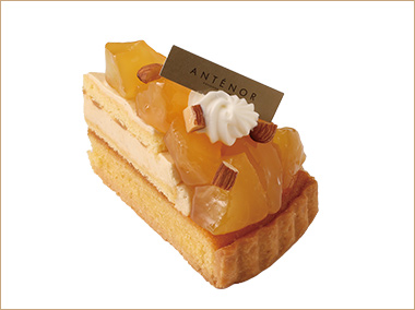 〈アンテノール〉青森県産ふじりんごのキャラメルタルト