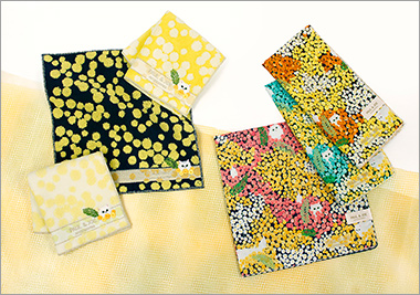 〈ポール ＆ ジョー アクセソワ〉タオルハンカチーフ、ガーゼハンカチーフ