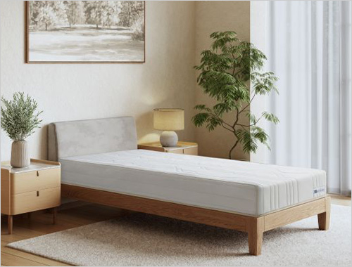 エアウィーヴ ベッドマットレス S4.0p　 (アウターカバー：ポリエステル100％／防滑インナーカバー：ポリエステル100％／中材［エアファイバー］：ポリエチレン100％) シングル(約W97×L195×H22cm／約21kg) 264,000円　 セミダブル(約W120×L195×H22cm／約26kg) 291,500円 ダブル(約W140×L195×H22cm／約30.5kg) 319,000円 ※画像はイメージです。