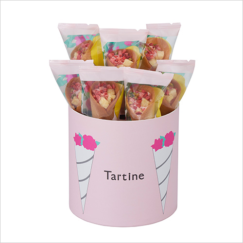 ミニブーケ(7個入) 1,404円  さっくりと焼き上げたラングドシャにストロベリークリームを絞り、色とりどりのフルーツとピスタチオでトッピング。かわいいブーケ風に仕立てました。