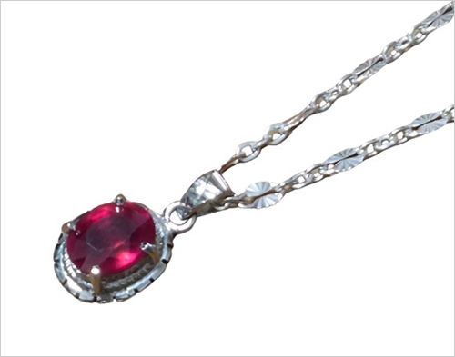 SVルビーペンダント(R：3.58ct) 33,000円  上質のルビーをセレクトしました。