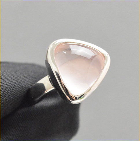 〈ラピス〉ローズクォーツのリング
