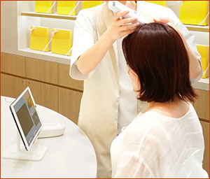 〈ロクシタン〉頭皮測定カウンセリング イメージ