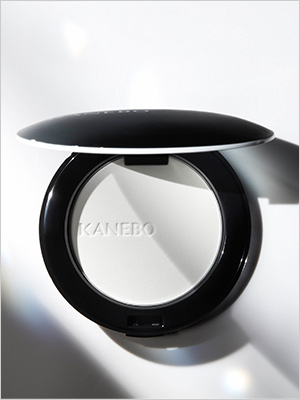 ＜カネボウ＞クリスタライズドフィックスパウダー