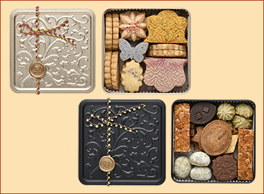 ＜ベイク ロッカロッカ ヴィンテージ家具屋の焼菓子店＞金の茶會、黒の茶會