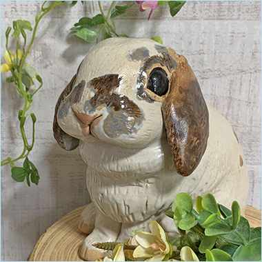 ＜うさぎ’N本舗(うさぎんほんぽ)＞ 陶うさぎ人形