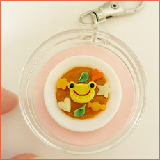 かえるのピクルス×ミニチュアフード「カレーライスキーホルダー」