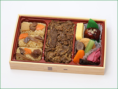 ［おこわ米八］五目おこわとすき焼きの満足弁当