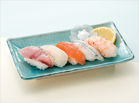 〈魚の北辰〉塩とレモンで食べる寿司