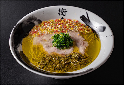 広島牡蠣塩ラーメン(1杯) 1,550円  特産の大粒牡蠣から抽出した濃厚な出汁に、こだわりの牡蠣のアヒージョが絡み合った、海の恵みを凝縮した一杯。