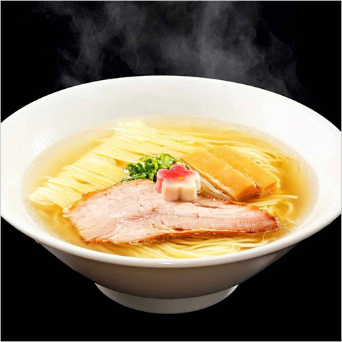 真鯛とはまぐりの塩らーめん(1杯) 1,200円  厳選した四国産の真鯛とはまぐりを丁寧に炊き出したスープが自慢の一杯。真鯛とはまぐりの饗宴をお楽しみください。