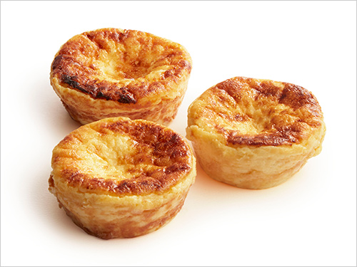 バスクチーズケーキmini(1個) 350円  シンプルでピュアな味わい。なめらかで心地よい口どけをお楽しみください。