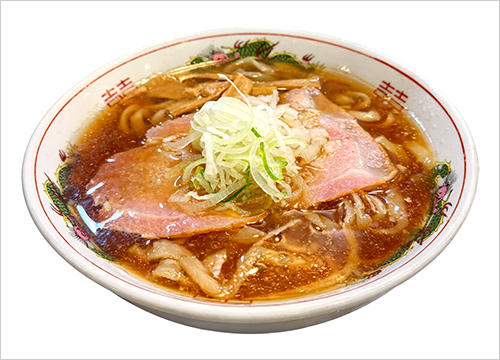極太麺中華そば(1杯) 1,200円  国産小麦「もち姫」を使用した、もちもち食感の極太麺が主役の中華そば。鶏と豚の旨みに乾物の出汁を重ねた和風スープが、麺の風味を引き立てます。頬張るほどに広がる小麦の味わいと、奥深い出汁の旨みをお楽しみください。