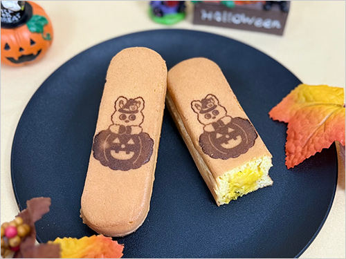 ベイクドカスタ(パンプキンクリーム)(1個) 250円  しっとり生地にやさしい甘さのパンプキンクリームが秋にぴったりです。