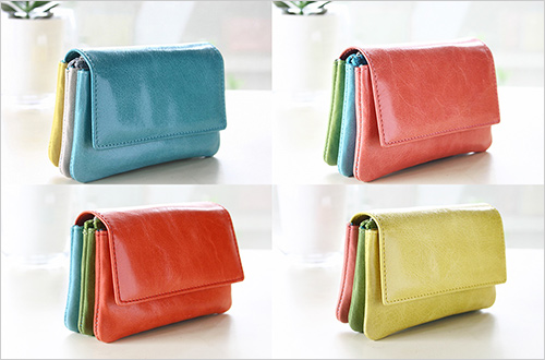 ミニ財布 モネ (牛革・パイソン／約W11.8×H6.8×D3～5cm／全10色) 各18,700円  カードが15枚も入る、手のひらサイズのコンパクト財布です。