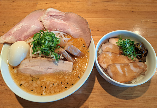特製手打ち味噌ラーメン＋上州とり飯セット(1杯) 2,350円  味噌ラーメンと群馬の「上州とり飯」を一度に味わえるセットメニューです。