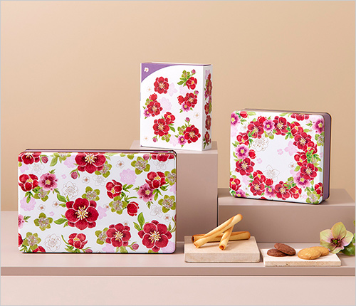 カド－ ドゥ リベール 左：(4種36個入) 3,888円 中央：(3種18個入) 1,998円 右：(4種26個入) 2,700円  シーンに合わせてお使いいただける紙箱タイプと缶タイプの2種類をご用意しております。 ※数に限りがございます。無くなり次第終了となります。