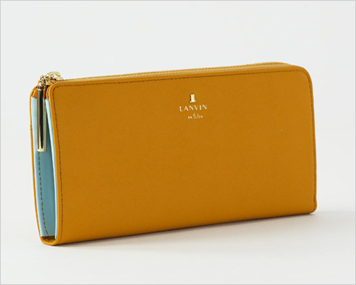 ＜ランバン オン ブルー＞リュクサンブールカラーLファスナー長財布(牛革／約W19×H9.5×D2cm) 14,300円  フロントにロゴをあしらったシンプルな長財布。カードポケットが多く、使い勝手のいいアイテムです。