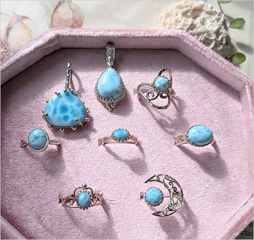 ラリマーシルバーリング ペンダントヘッド(1個) 16,500円から  ヒーリングストーンとして人気のラリマーを使った一点物のリングやペンダントヘッドを豊富にそろえております。