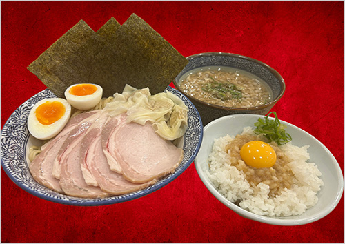 ＜＃新宿地下ラーメン限定＞特製背脂醤油つけ麺お得セット(1セット) 1,900円  今回＜＃新宿地下ラーメン限定＞でご用意したお得セットです。スープは魚介と動物系のダブルスープ、麺は特注麺です。